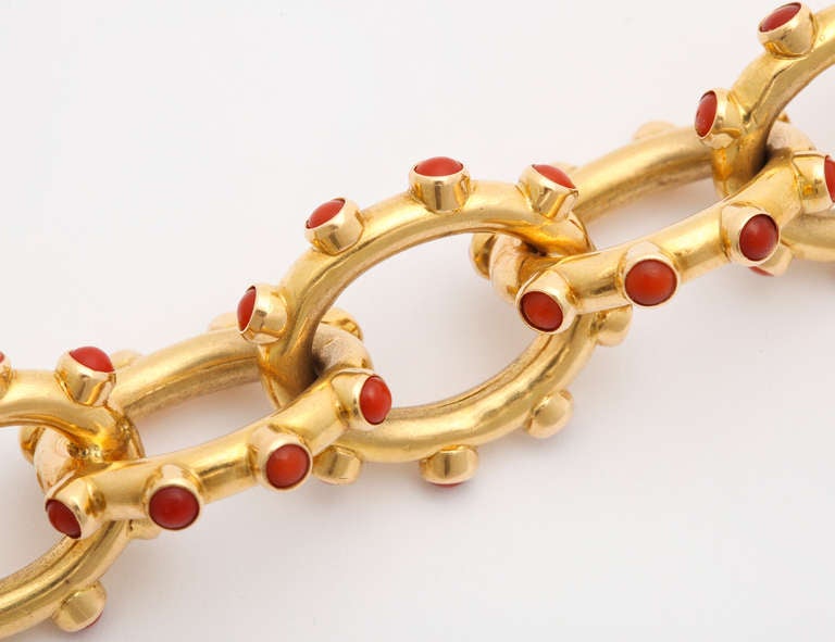 1970s Tiffany & Co. Coral and Gold Bracelet In Excellent Condition In New York, NY