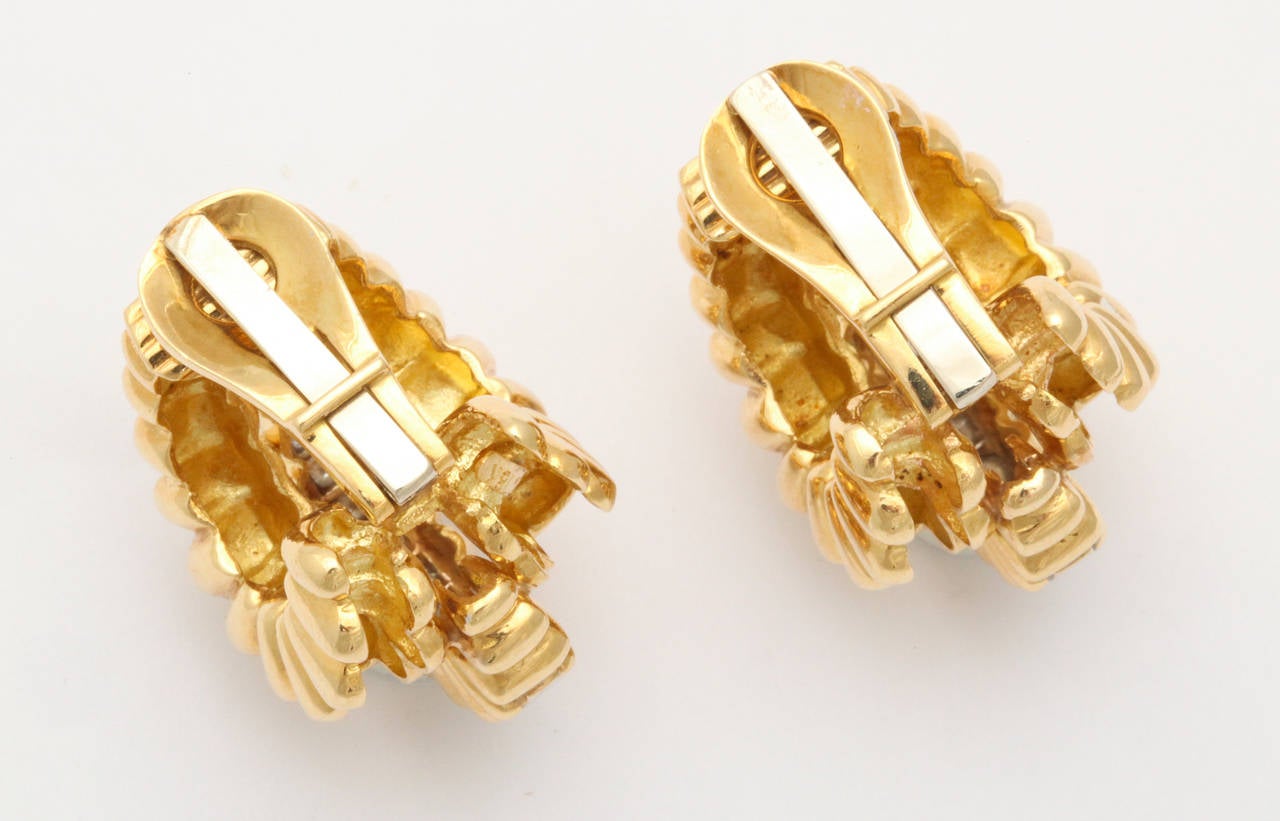1980s Robert Wander Diamond Gold Ear Clips In Excellent Condition In New York, NY
