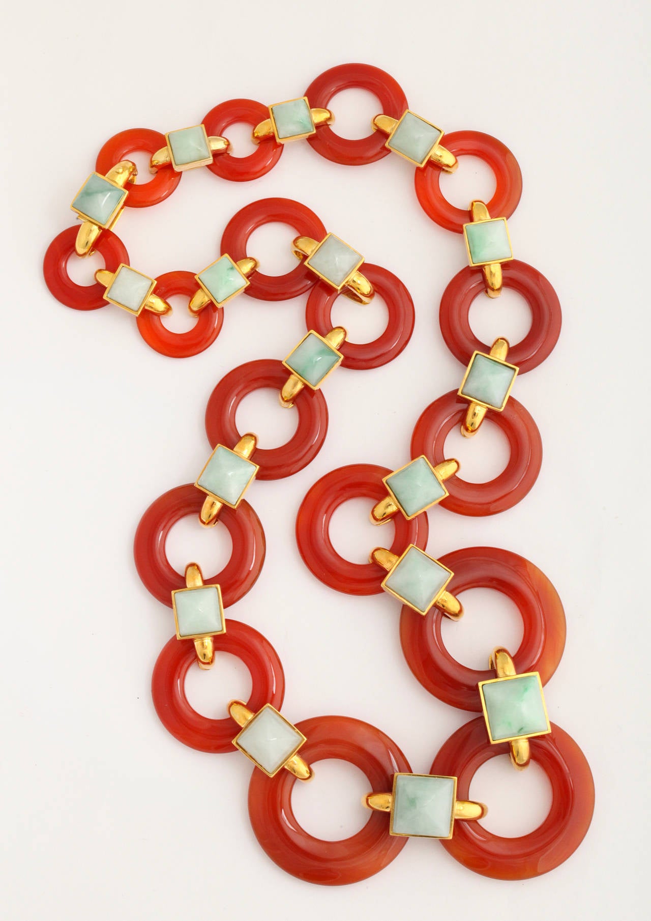 1970s Aldo Cipullo Carved Carnelian Jade Gold Link Necklace 2