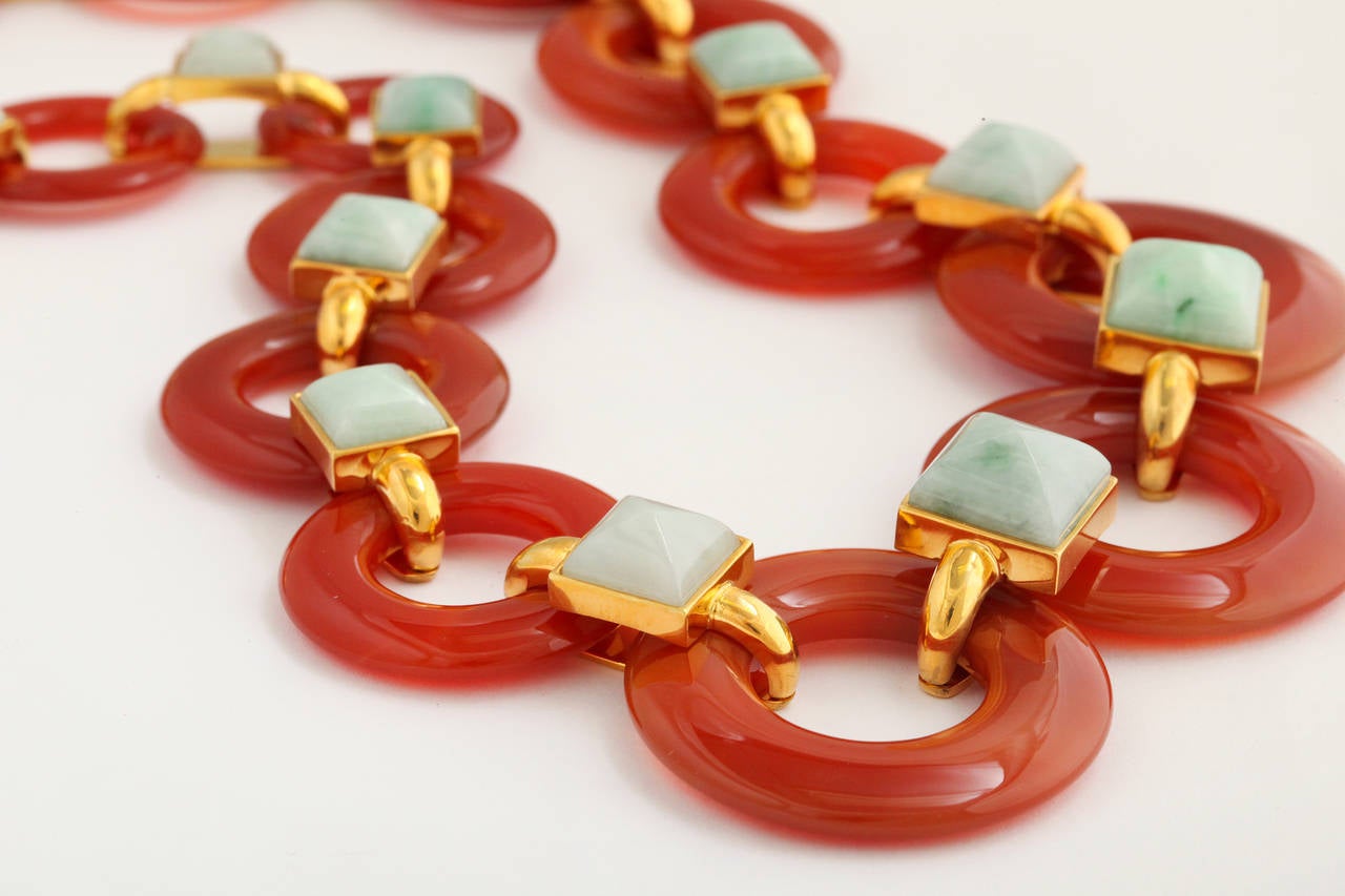 1970s Aldo Cipullo Carved Carnelian Jade Gold Link Necklace 1