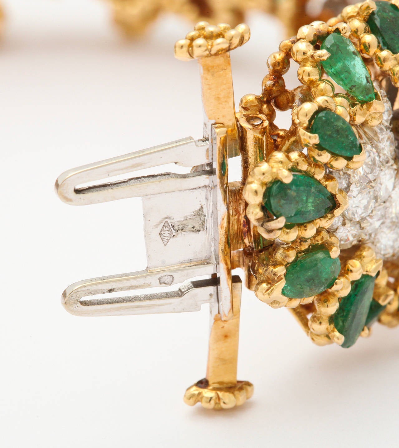 Pear Cut 1960s Wander Paris Diamond Emerald Gold Bangle Bracelet