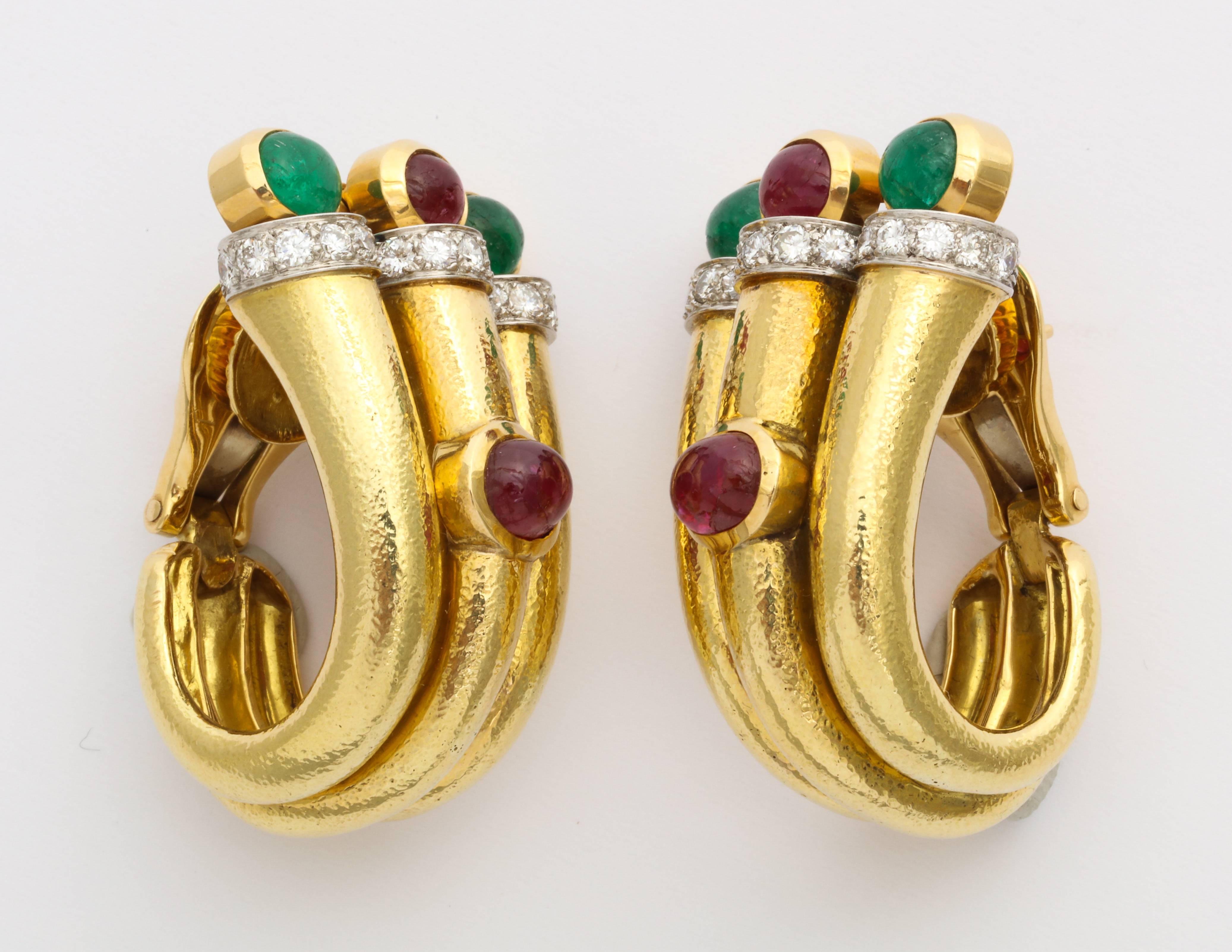 1980s David Webb Emerald Ruby Diamond Gold Ear Clips In Excellent Condition In New York, NY