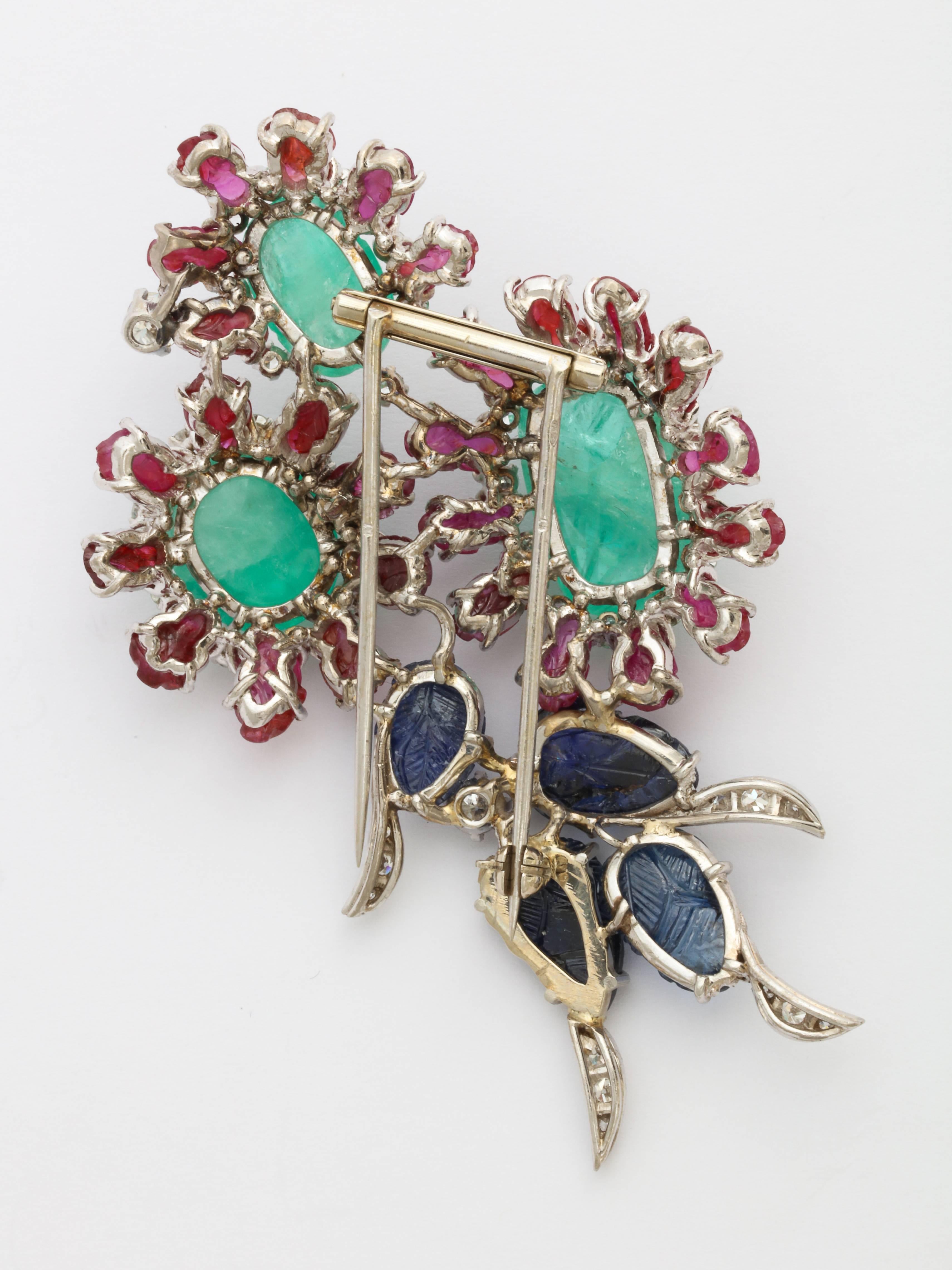 Women's 1950s Carved Emerald Sapphire Ruby Gold Tutti Frutti Brooch