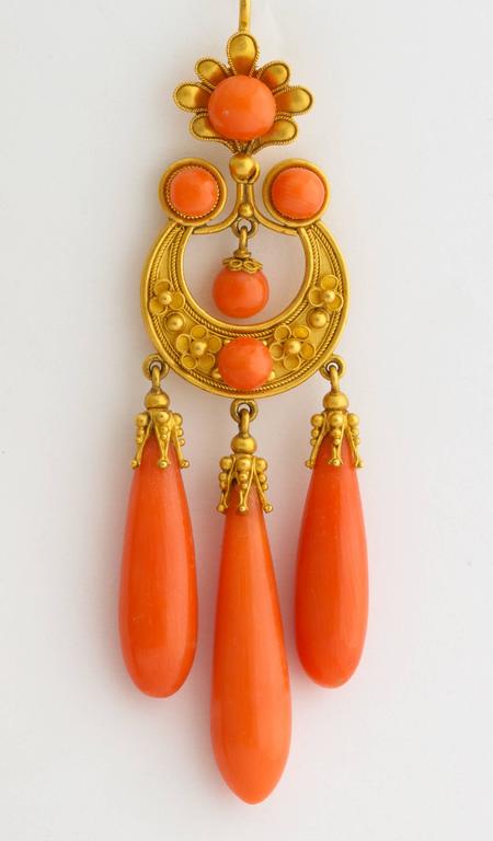 1850s Carved Coral and Gold Pendant and Earrings Suite For Sale at 1stdibs