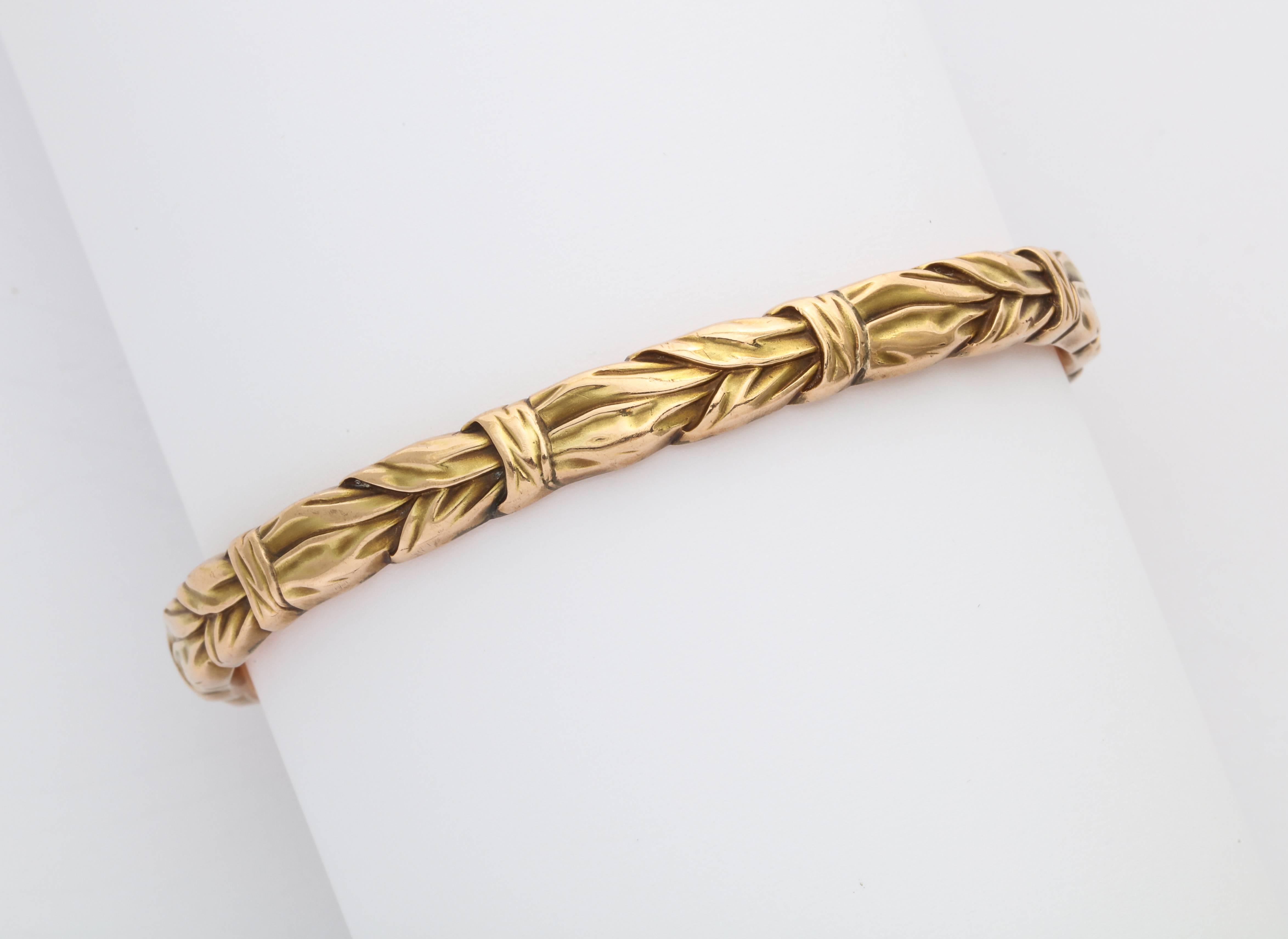 1906 Hedges & Co. Classic Gold Bangle Bracelet In Excellent Condition In New York, NY
