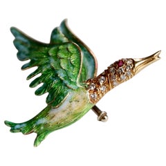 FABERGE Paris Duck in Flight Brooch in chased yellow gold (750‰)