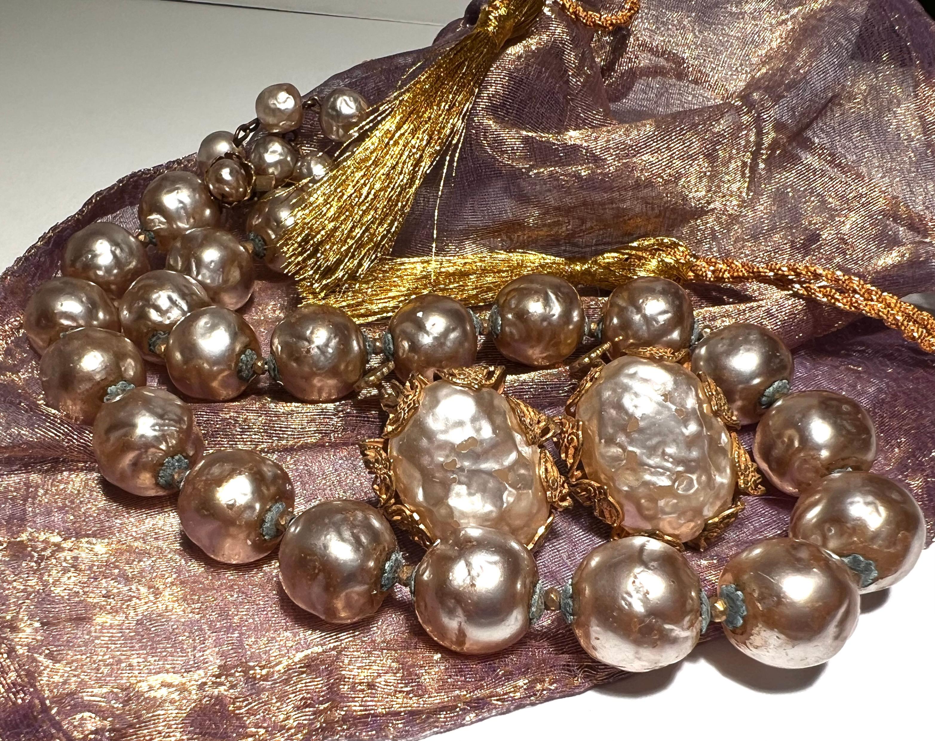 Miriam Haskell - Paire de boucles d'oreilles baroques ovales avec dos à vis en vente 1