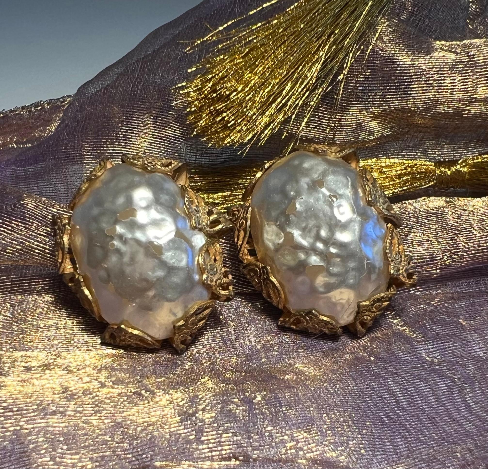Miriam Haskell - Paire de boucles d'oreilles baroques ovales avec dos à vis en vente 3