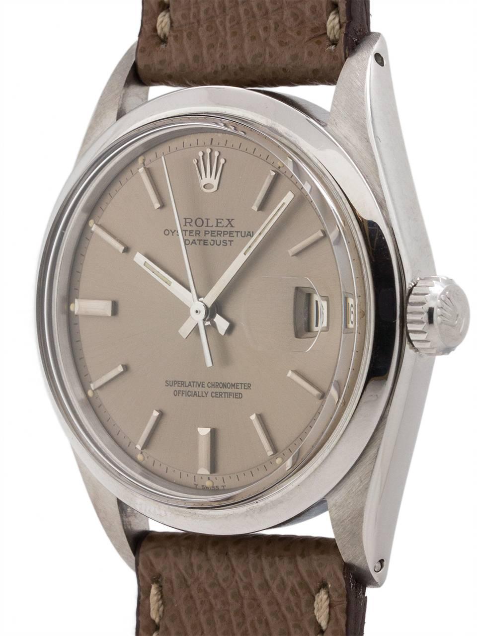 Vintage Rolex Datejust ref# 1600 with smooth bezel and original taupe dial case serial # 2.9 million circa 1971. Featuring a 36mm diameter case with original smooth bezel, acrylic crystal, and great looking original taupe/dark gray pie pan dial with