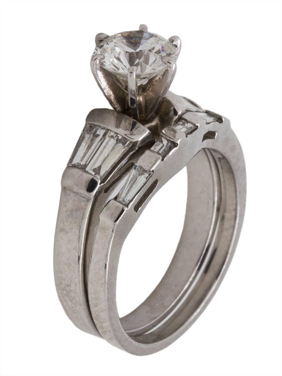 Contemporary Modern Engagement Ring Platinum 1.03 Carat Round Brilliant F-VVS2 For Sale