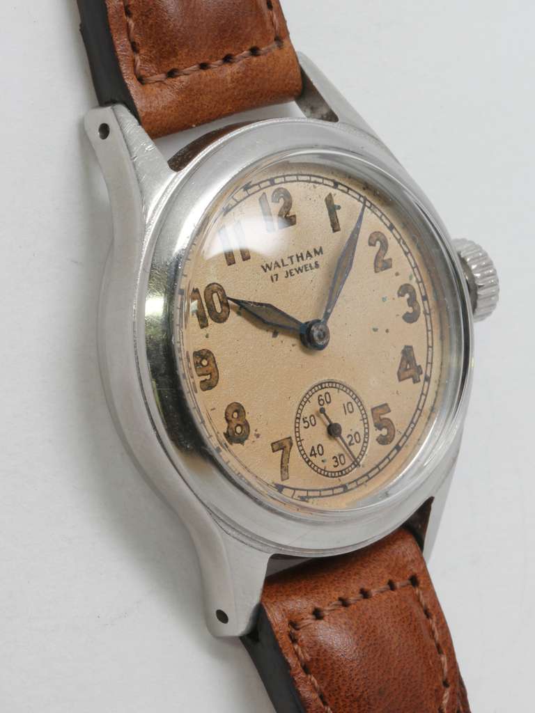 Waltham Base Metal WWII-Era Military Wristwatch circa 1940s In Excellent Condition In West Hollywood, CA