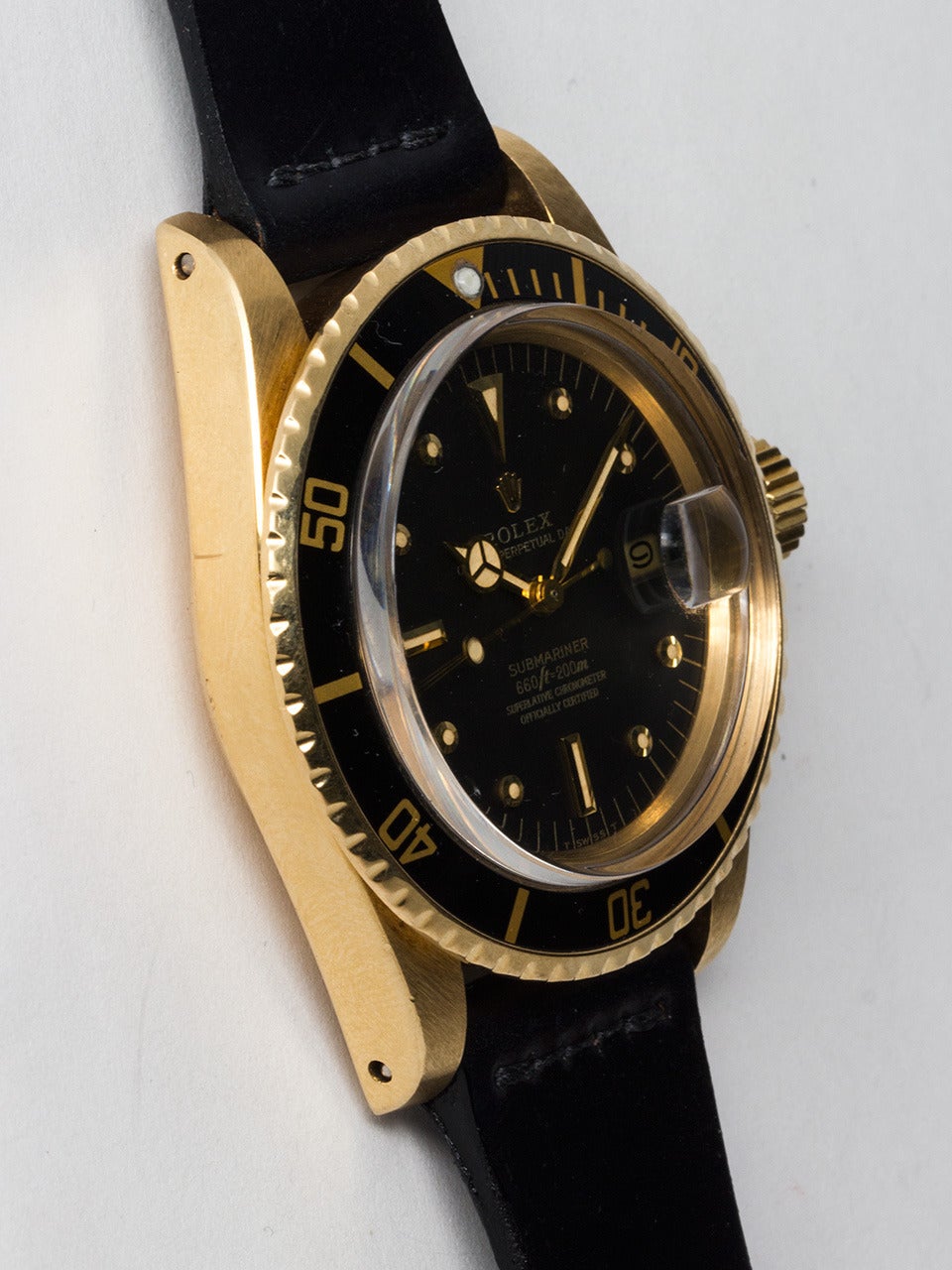 Rolex 18K Yellow Gold Submariner Wristwatch ref 1680 serial number 5.8 million circa 1978. 39.5mm Oyster case with bi-directional elapsed time bezel and acrylic crystal. Beautiful condition original matte black applied rivet nipple dial with