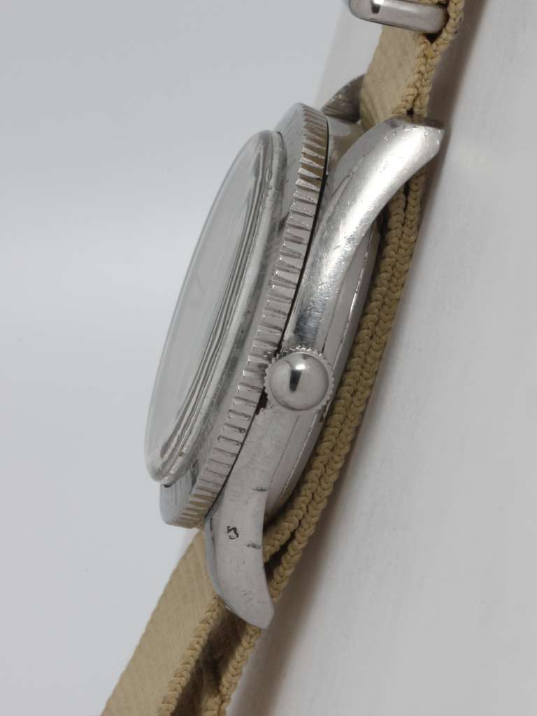 Technos Stainless Steel Diver's Wristwatch circa 1960s In Excellent Condition In West Hollywood, CA