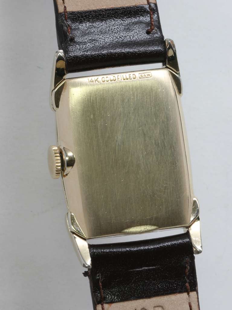 Women's or Men's Elgin Yellow Gold-Filled Tonneau Wristwatch circa 1940s