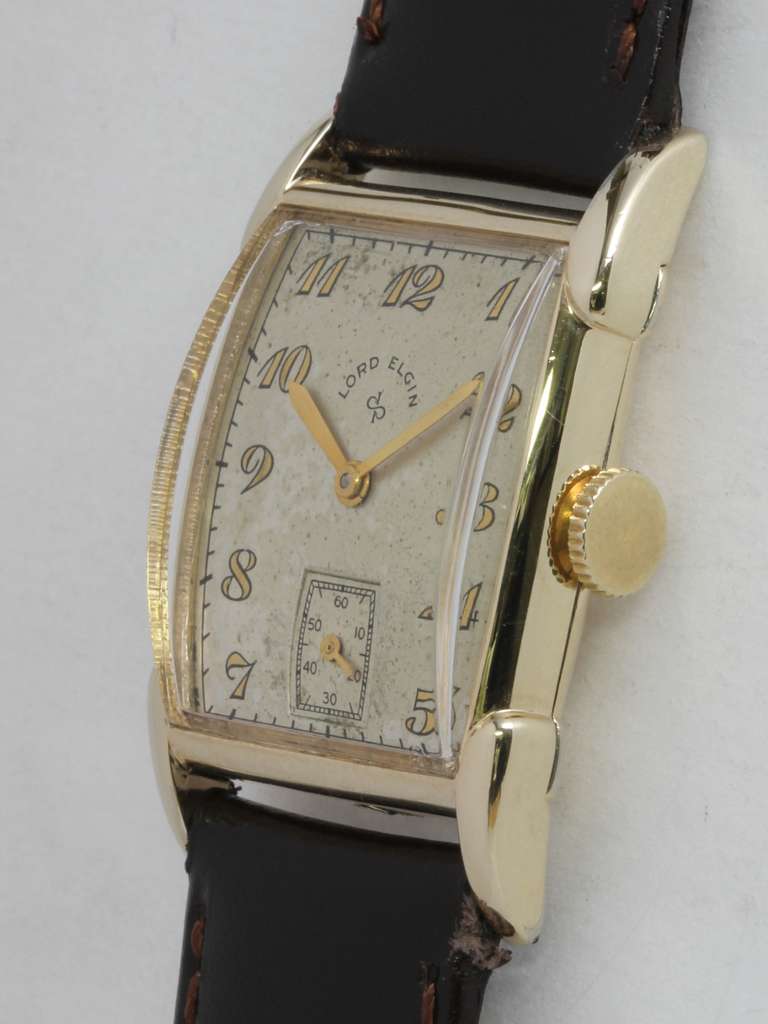 Elgin Yellow Gold-Filled Tonneau Wristwatch circa 1940s In Excellent Condition In West Hollywood, CA