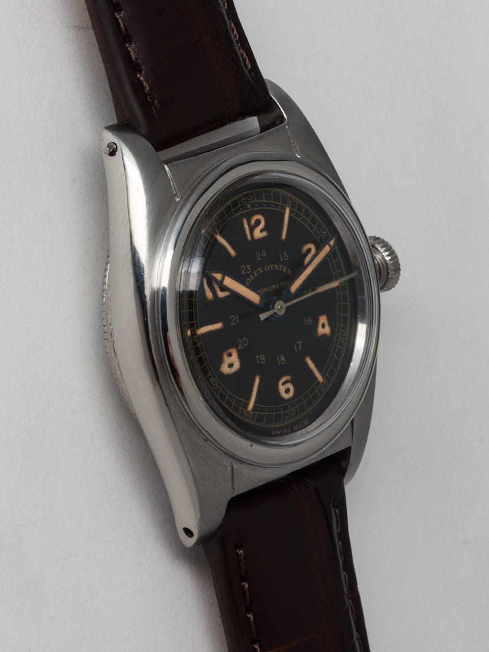 Rolex Stainless Steel Bubbleback Chronometer Wristwatch circa 1940s. 32mm diameter Oyster case with smooth bezel and acrylic crystal. Very pleasing restored matte black dial with patina'd luminous indexes and pencil hands. Powered by self winding