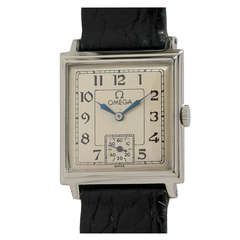 Montre-bracelet Omega carrée en acier inoxydable des années 1940