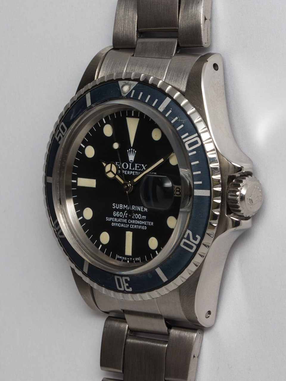 Rolex Stainless Steel Submariner Wristwatch ref 1680 with box and papers In Excellent Condition In West Hollywood, CA
