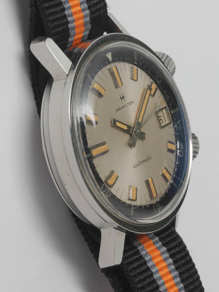 Hamilton stainless steel dual-crown Super Compressor diver's wristwatch, circa 1960s. 35mm case with screw back and outer black rotating elapsed time bezel controlled by second crown at 2 o'clock. Original silvered satin dial with applied indexes