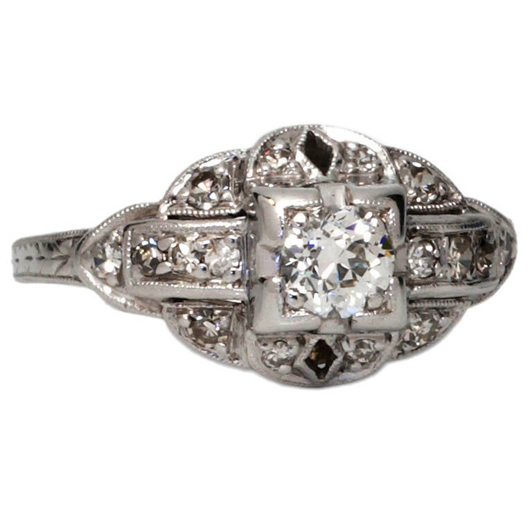 Diamond Platinum Engagement Ring 0.35 Carat Old European Cut H-VS2, 1930s For Sale