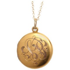 Vintage 1930s Yellow Gold Engraved Locket Necklace