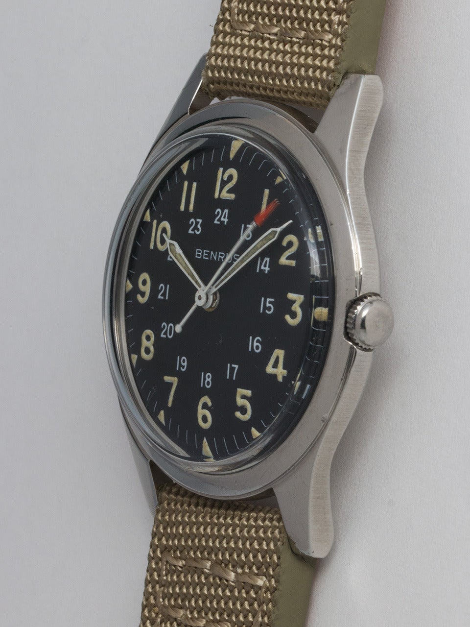 Benrus Steel Military Wristwatch circa 1960s In Excellent Condition In West Hollywood, CA