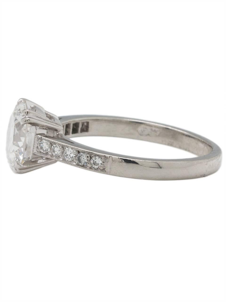 Platinum Diamond Engagement Ring 1.69ct Cushion Cut F-VS2 In Excellent Condition In West Hollywood, CA