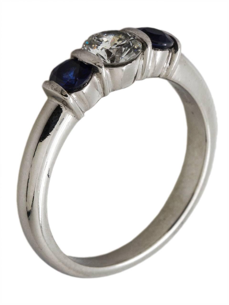 Kwiat Sapphire Diamond Platinum Three-Stone Ring, circa 2000s In Excellent Condition In West Hollywood, CA