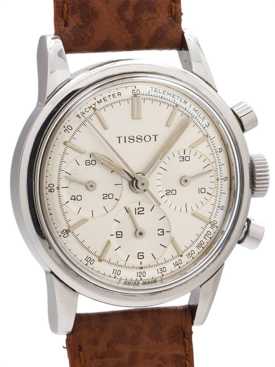 Montre-bracelet chronographe à trois registres Tissot en acier inoxydable �à remontage manuel Excellent état - En vente à West Hollywood, CA