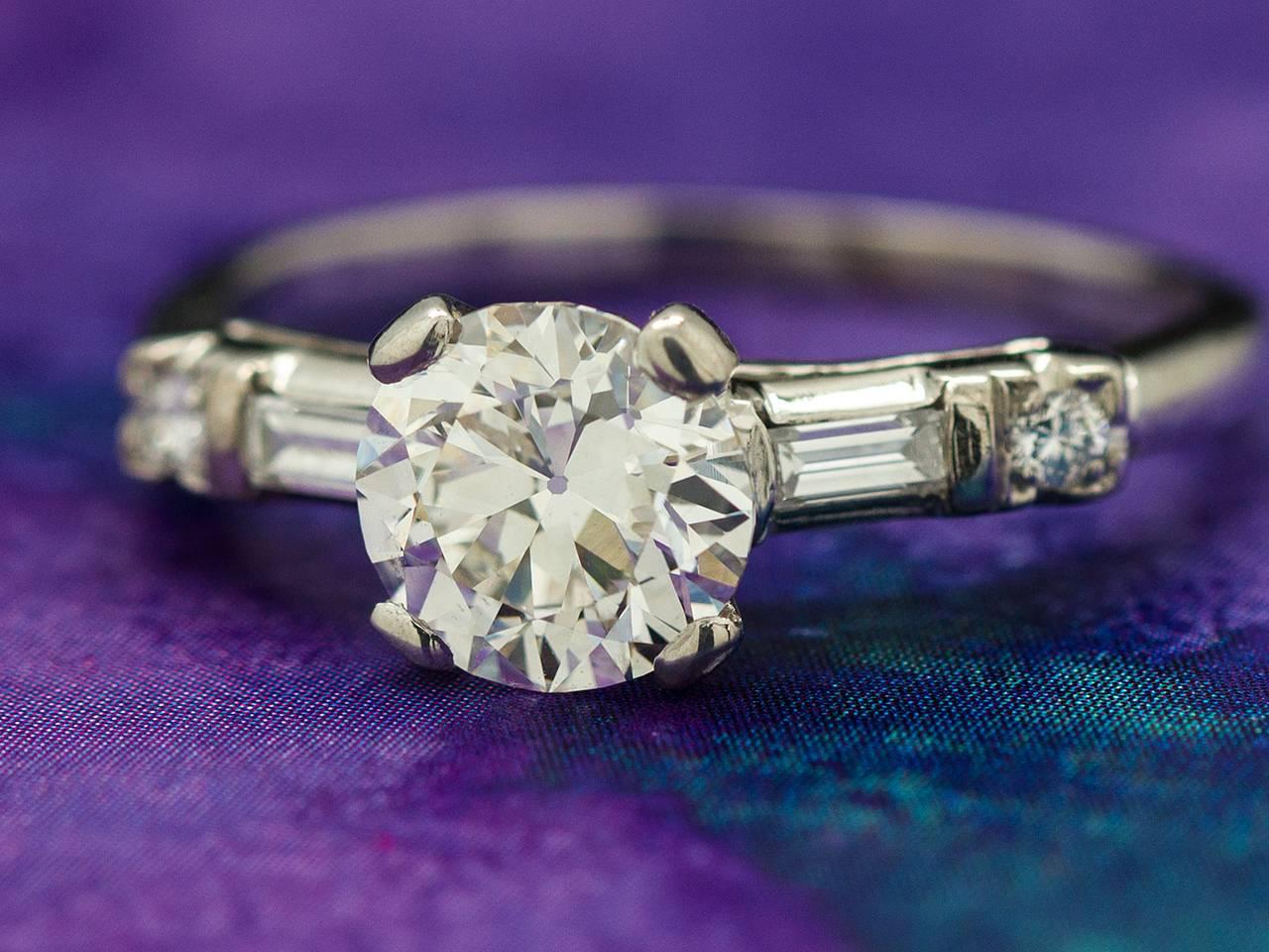 Women's Vintage Diamond Engagement Ring 14 Karat 1.23 Carat Trans Cut G-SI2, circa 1950 For Sale