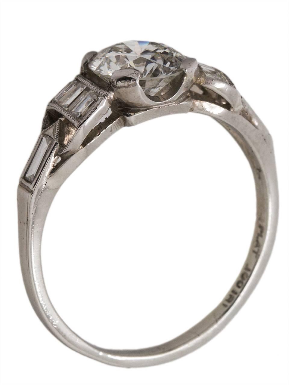 Women's Vintage Diamond Engagement Ring Platinum 1.03 Carat E-VS2, circa 1930s For Sale