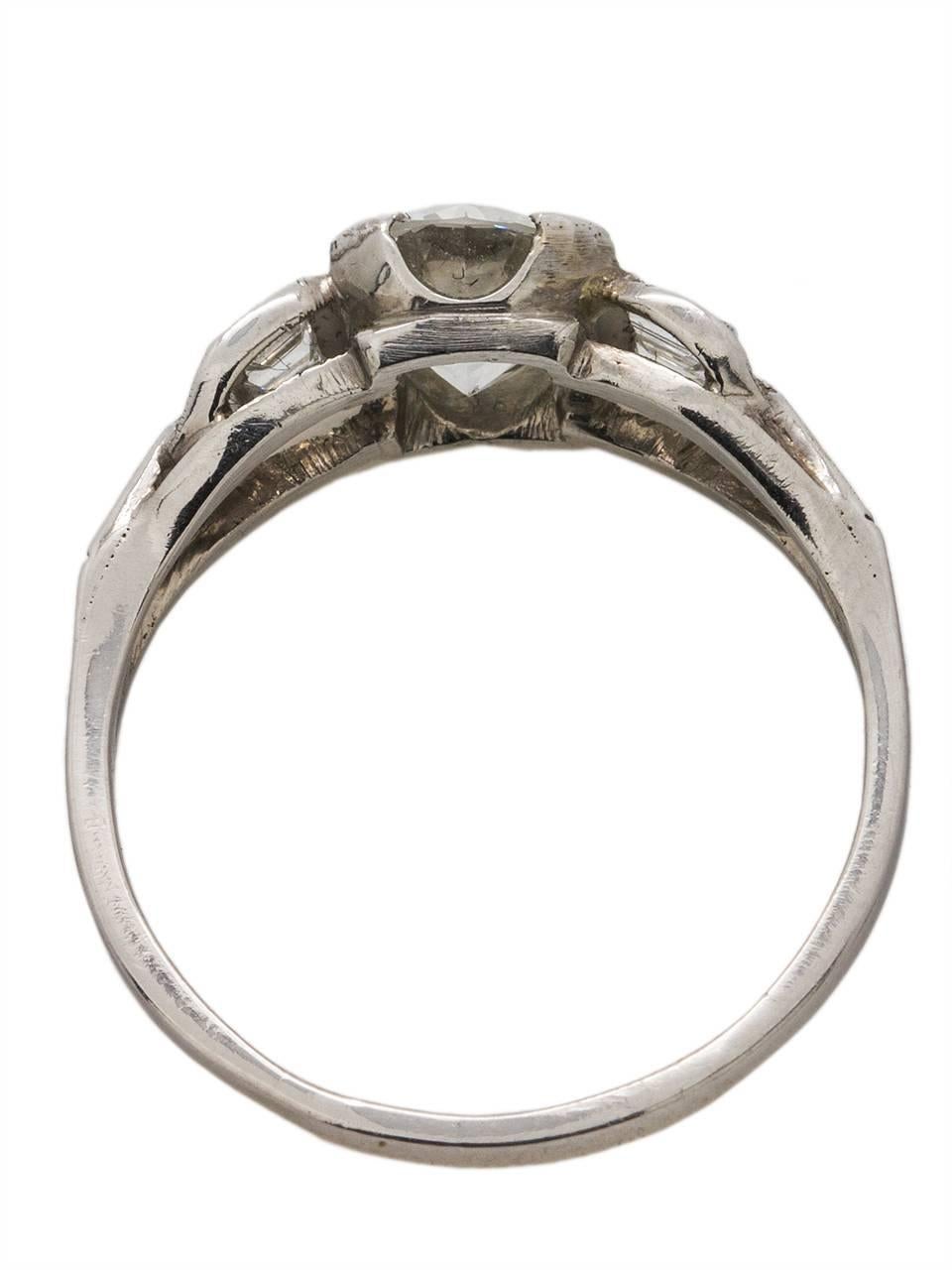 Vintage Diamond Engagement Ring Platinum 1.03 Carat E-VS2, circa 1930s For Sale 1