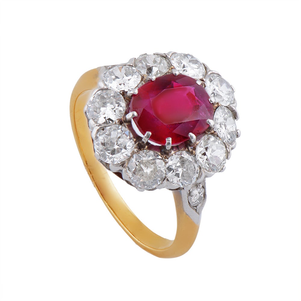 A Fine Burmese Ruby Diamond Gold Platinum Cluster Ring In Good Condition In London, GB