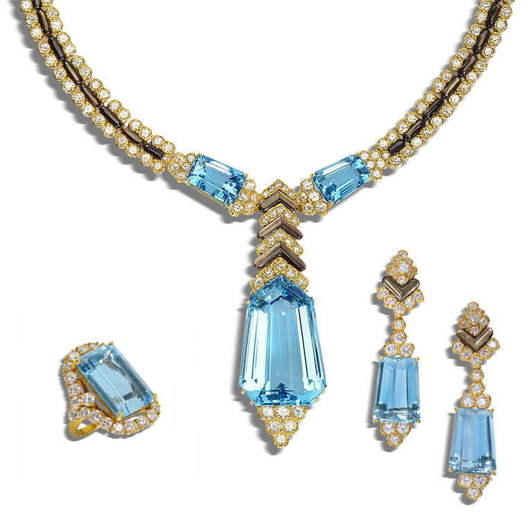 Maison Fred de Paris Aquamarine Diamond Mother of Pearl Parure 

Comprising: a necklace suspending a fancy shaped aquamarine surmounted by brilliant-cut diamonds and dark mother of pearl, to a similarly set collar, length approximately 465mm; a