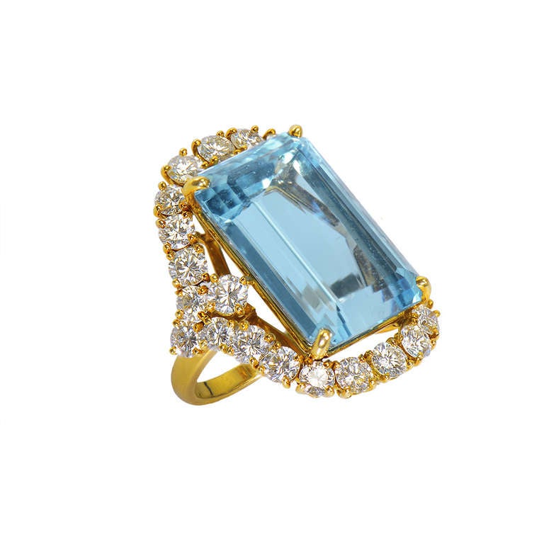 Maison Fred de Paris Aquamarine Diamond Mother of Pearl Parure In New Condition In London, GB