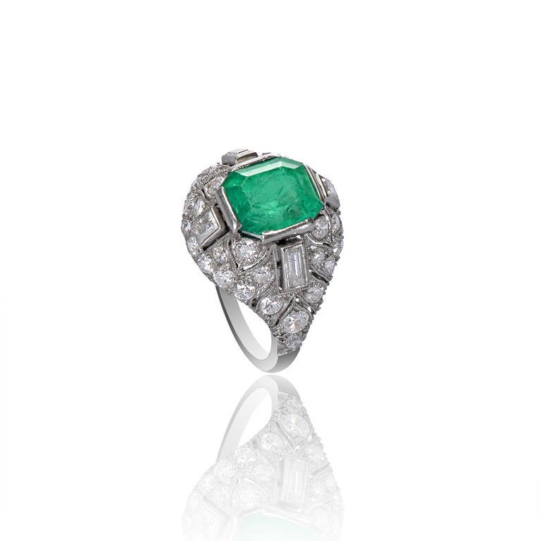 1920 French Art Deco Emerald Diamond Platinum Cocktail Ring In Good Condition In London, GB