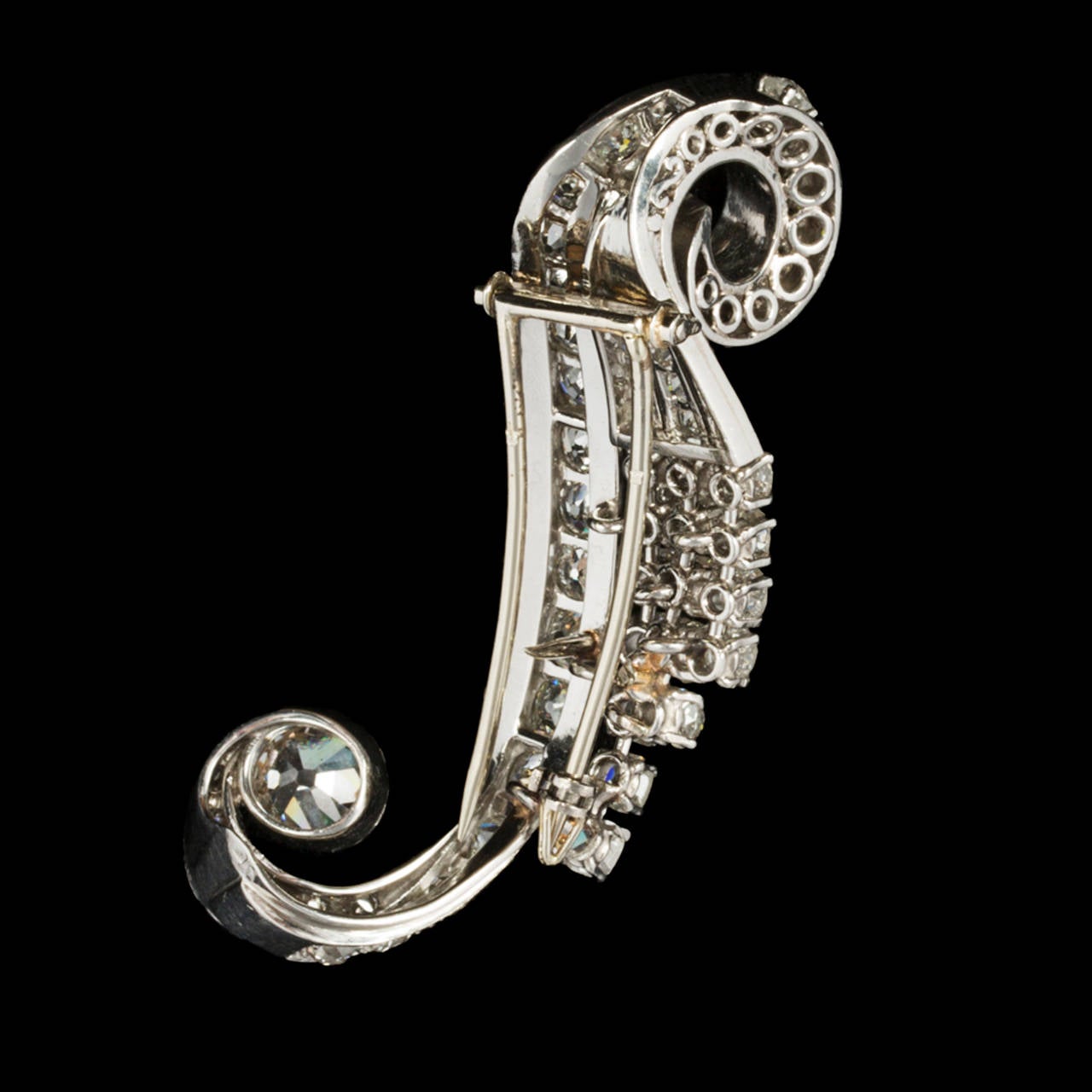 Old-Mine Cut Diamond Gold Platinum Scroll Clip Brooch In Excellent Condition For Sale In Paris, FR
