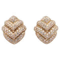 Pendientes de clip «Puzzle» de Bvlgari Retro, en oro amarillo de 18 quilates con diamantes, 4,50 quilates