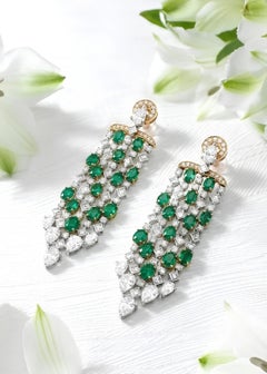 Bvlgari-Ohrringe aus 18-karätigem Gold mit Smaragden und Diamanten, Ende des 20. Jahrhunderts