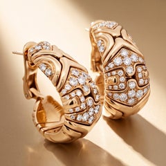 Orecchini pendenti Bvlgari Retro in oro 18 carati con diamanti, 2,5 carati, design scolpito