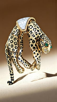 David Webb, 18K Gold Enamel Emerald Diamond Leopard Brooch