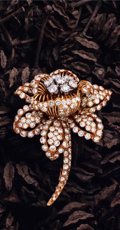 David Webb, 18K Gold Diamond Flower Brooch, Certificate