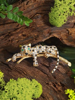 Van Cleef & Arpels, broche « Feline » en or 18 carats, diamants, onyx et émeraudes