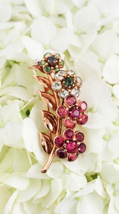 Cartier, 18K Gold Gemstone Diamond Flower Brooch