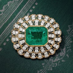 Buccellati, broche en or 18 carats sertie d'émeraudes et de diamants, Guild, GIA