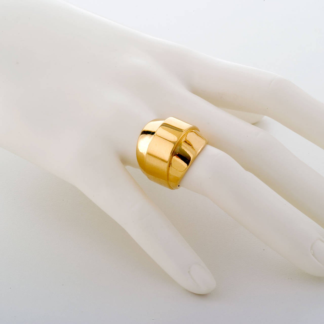 Contemporary Maja DuBrul 20 Karat Gold Ring For Sale