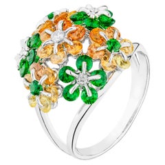 MOISEIKIN🄬 18 Karat White Gold Tsavorite and Sapphire Ring