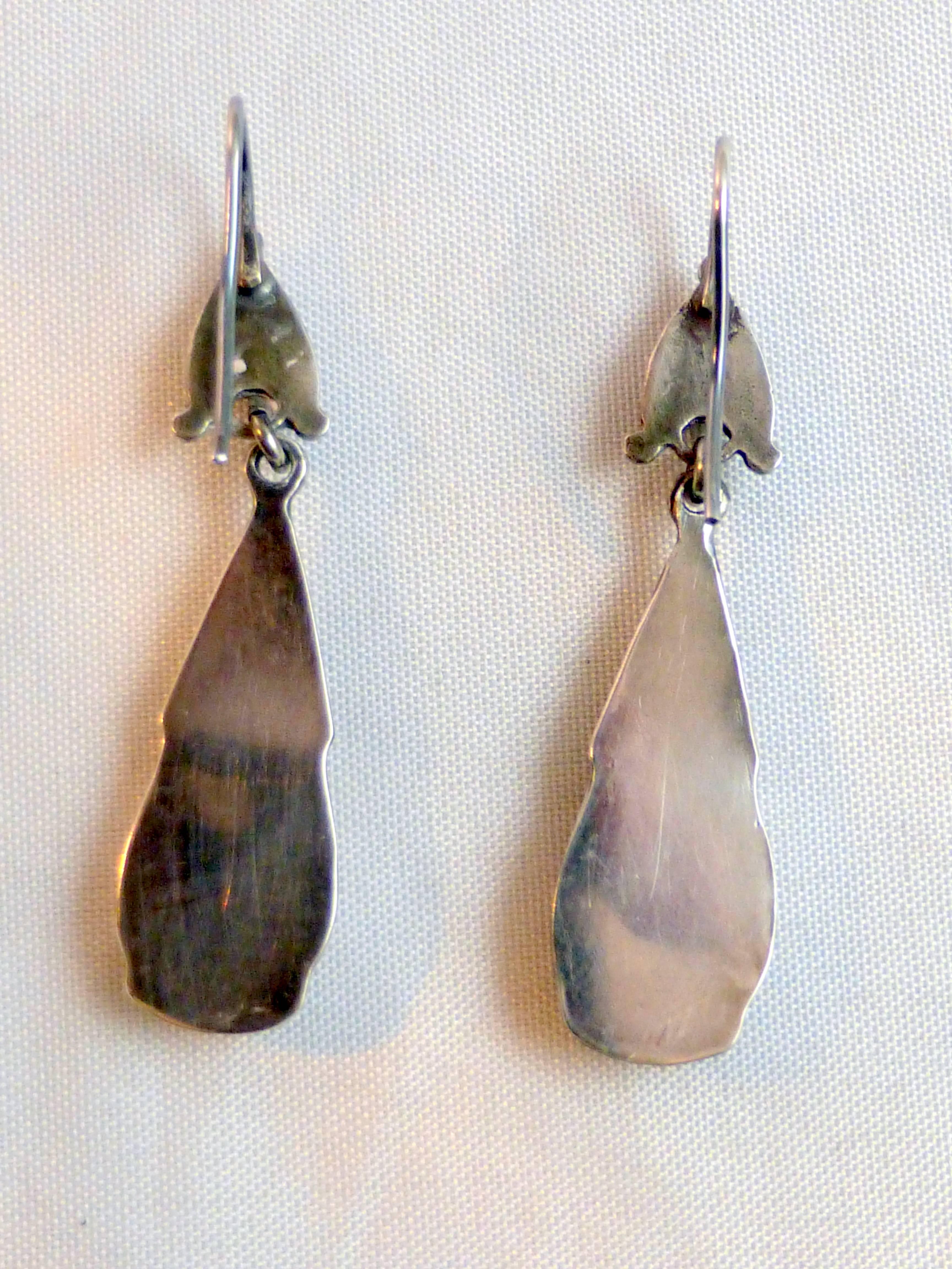 Victorian, sterling silver (unmarked, but tested) - mounted, Scottish agate hanging earrings, Scotland, Ca. 1880's. Without curve of wire, earrings measure @1 1/2