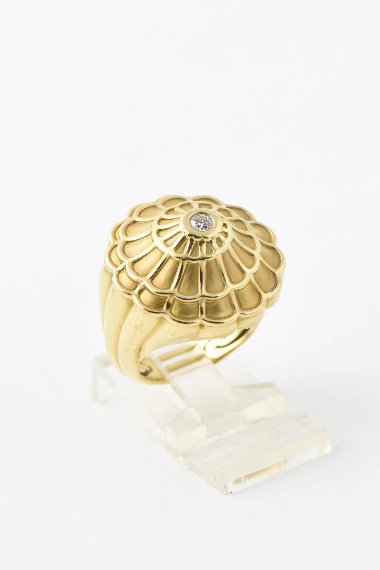 Carrera y Carrera Afrodita Diamond and Gold Flower Cocktail Ring In Excellent Condition In Miami Beach, FL