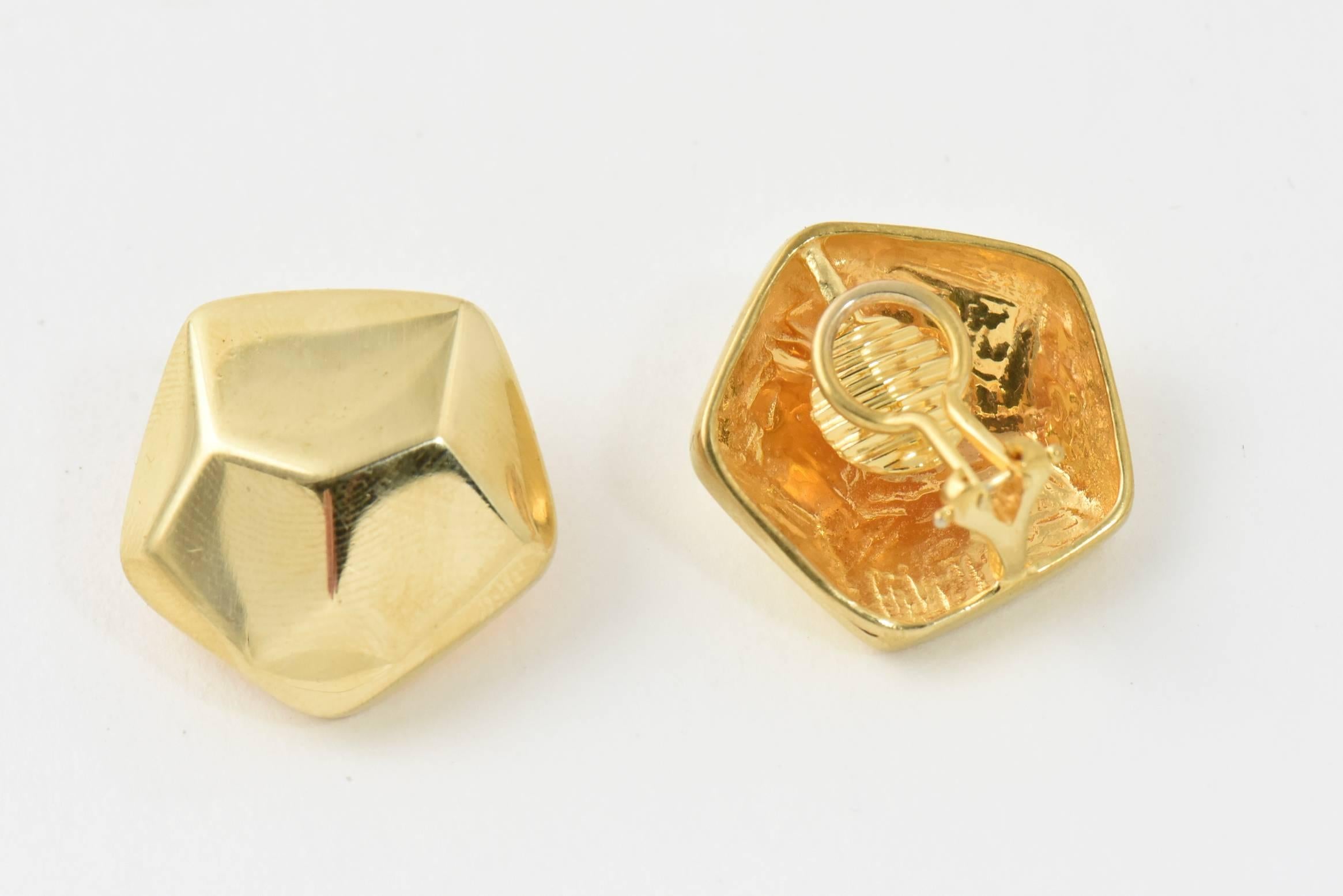 Geometric Three Dimensional Pentagon Gold Earrings In Excellent Condition For Sale In Miami Beach, FL